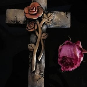 Kreuz mit Rose