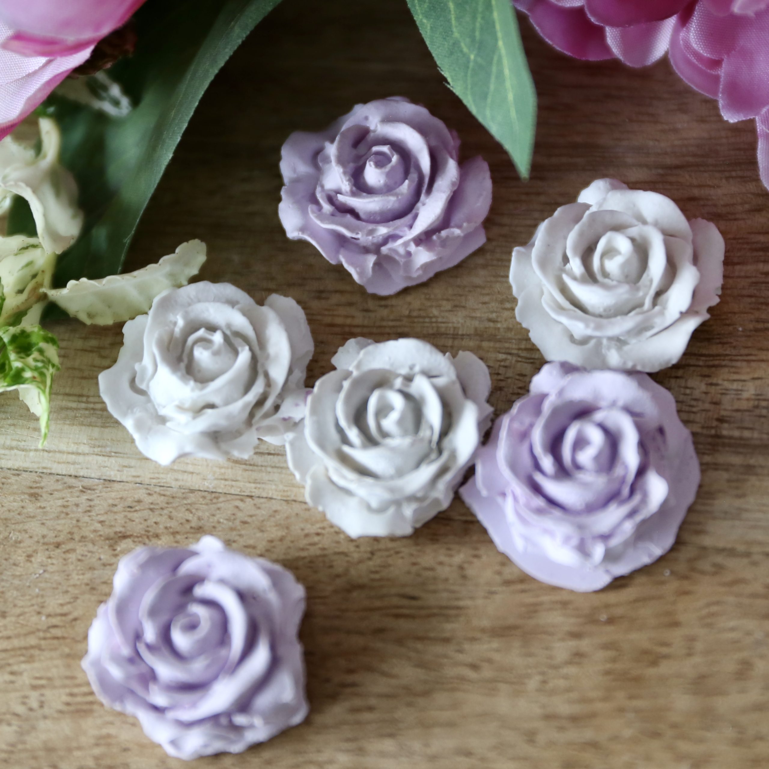*Silikon-Gießform - Mini Rosenblüten - Filigran - 3er Set* – Bild 2