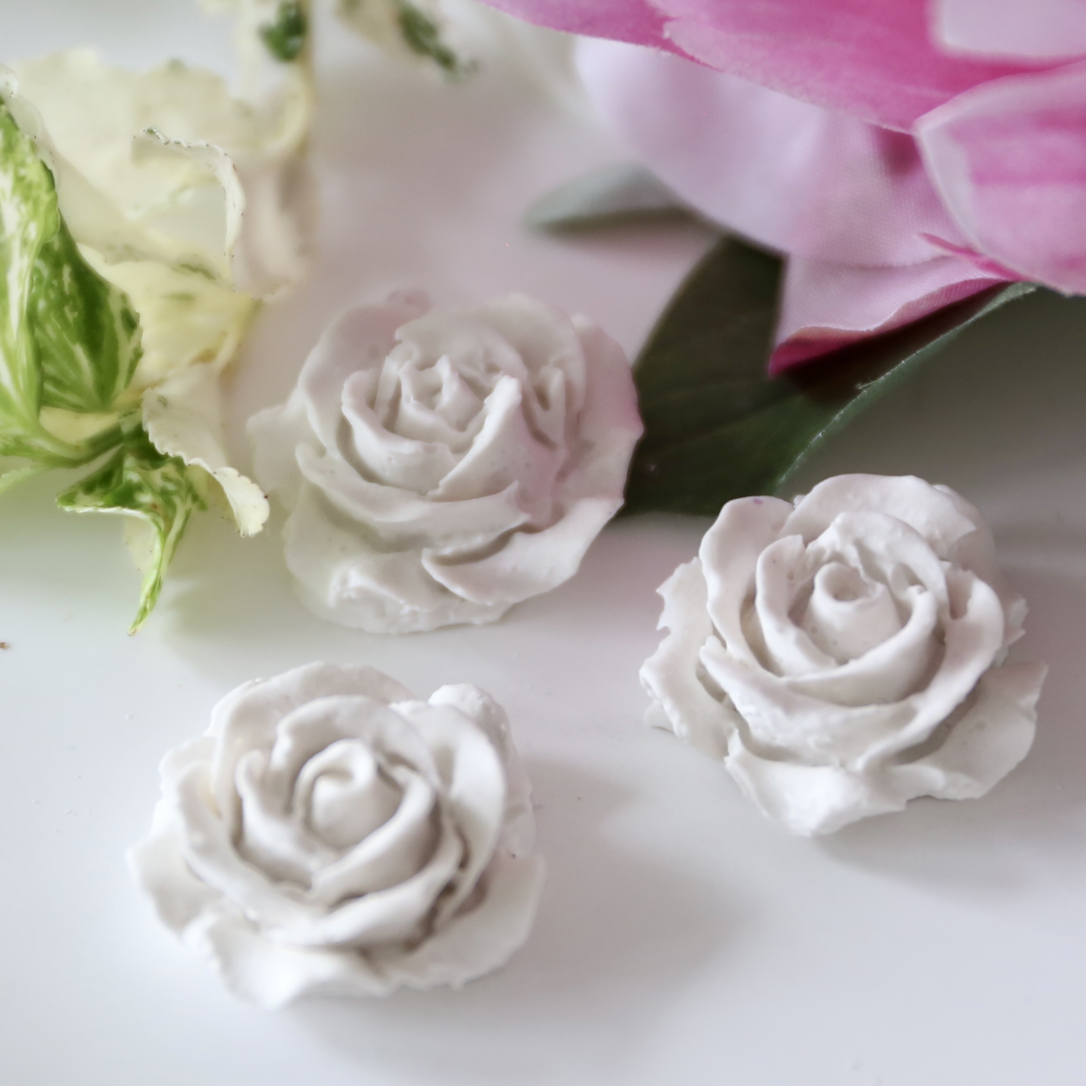 *Silikon-Gießform - Mini Rosenblüten - Filigran - 3er Set* – Bild 9