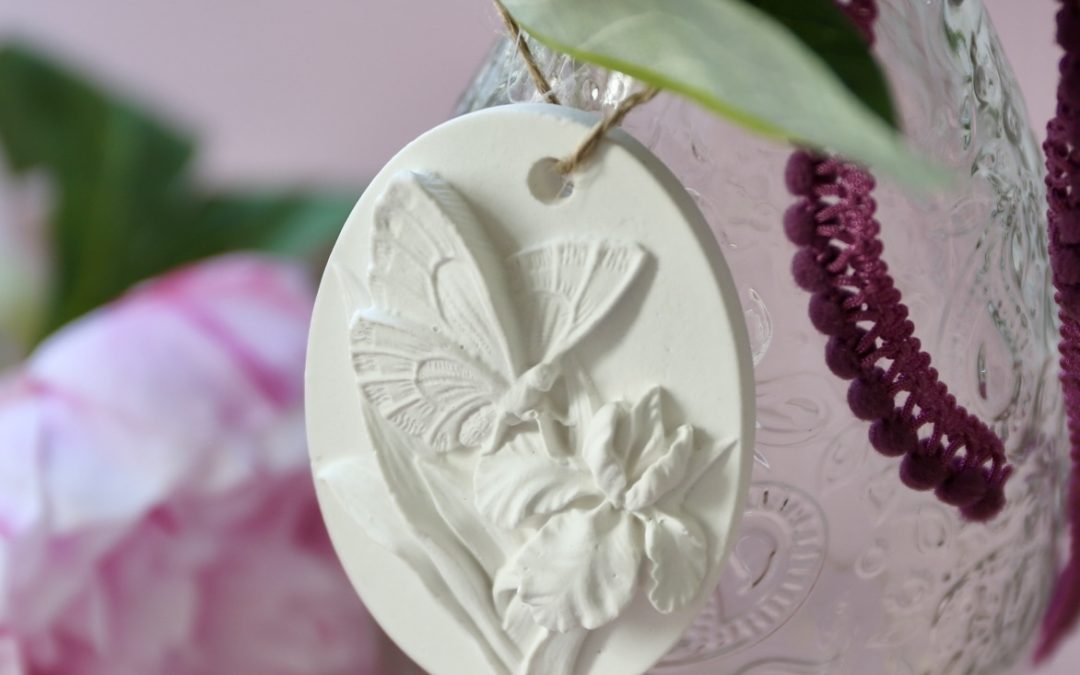 Silikon – Gießform – Blumenbild mit Schmetterling – Anhänger