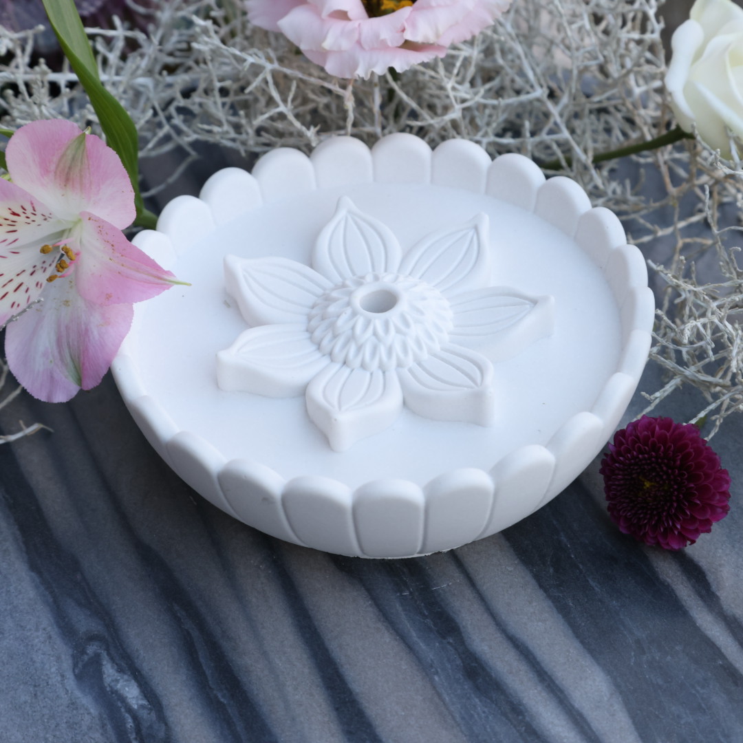 Silikon - Gießform - Futterstation mit Blüte - Vogeltränke - für den Garten – Bild 2