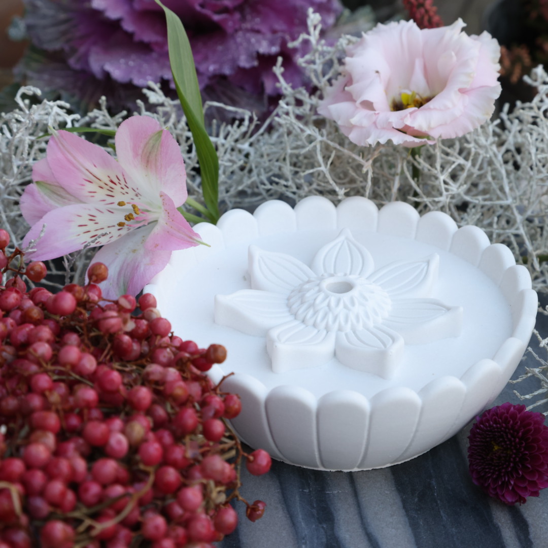 Silikon - Gießform - Futterstation mit Blüte - Vogeltränke - für den Garten – Bild 3