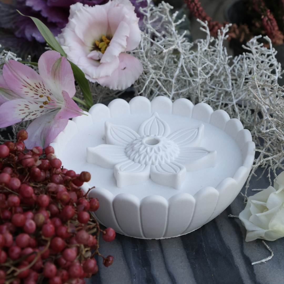 Silikon - Gießform - Futterstation mit Blüte - Vogeltränke - für den Garten – Bild 4