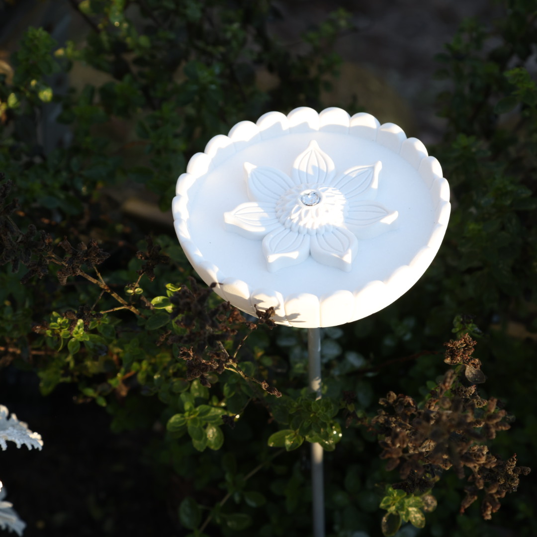 Silikon - Gießform - Futterstation mit Blüte - Vogeltränke - für den Garten – Bild 5