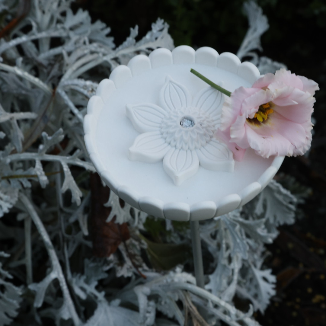 Silikon - Gießform - Futterstation mit Blüte - Vogeltränke - für den Garten – Bild 7