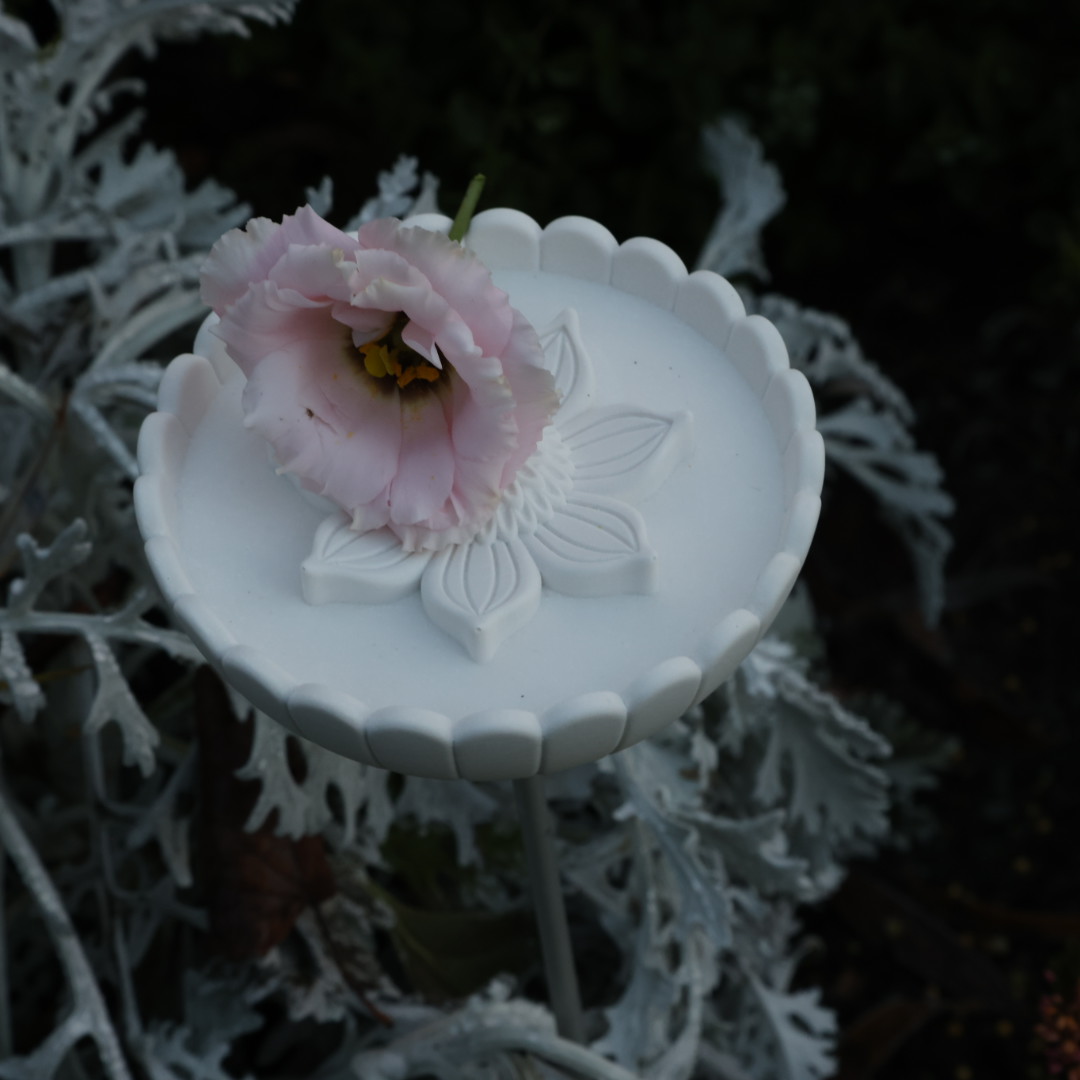 Silikon - Gießform - Futterstation mit Blüte - Vogeltränke - für den Garten – Bild 8