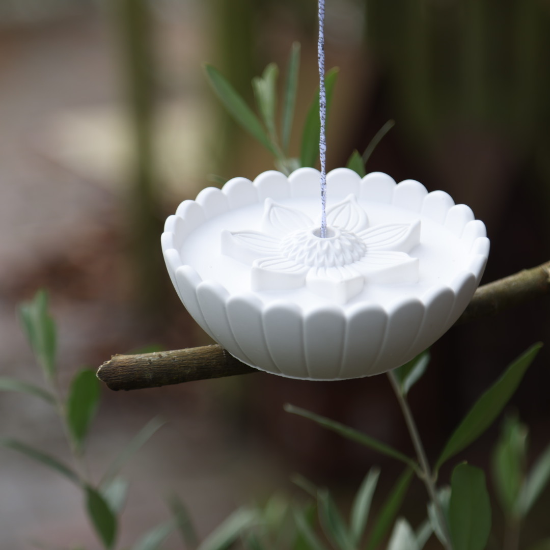 Silikon - Gießform - Futterstation mit Blüte - Vogeltränke - für den Garten – Bild 11