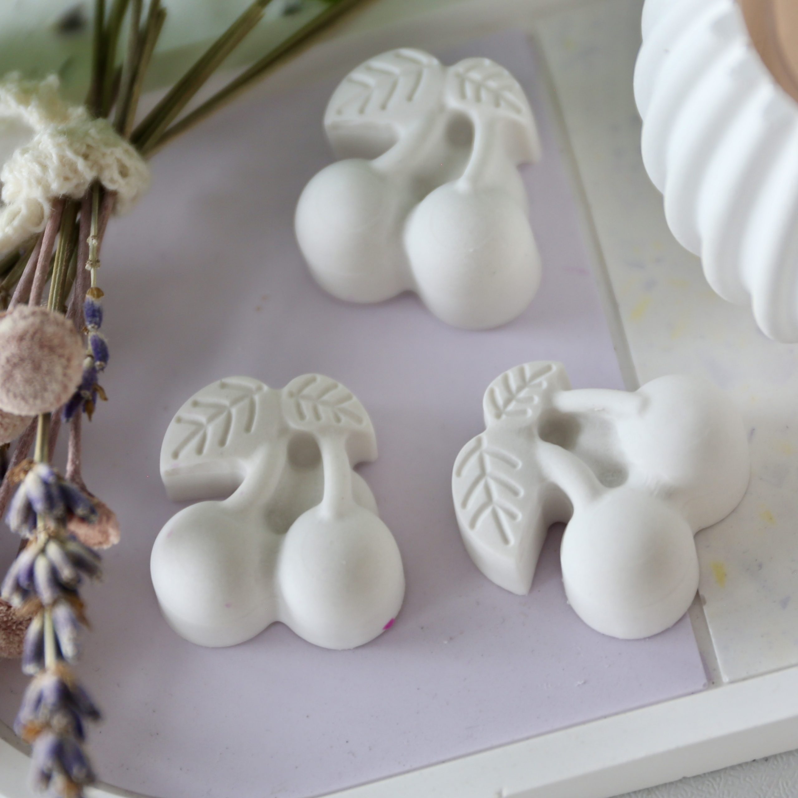 Silikon - Gießform - Matte - Kleine Kirschen - für 14 Stk. – Bild 6