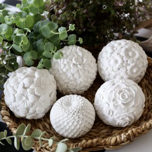 Silikon - Gießform - Wunderschöne Blumenkugel - Blütenkugel - Gartenstecker - wähle auf 5 Optionen