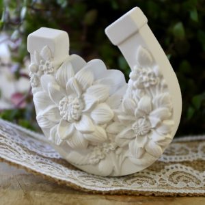 Silikon - Gießform - Hufeisen mit Blumen - Blüten - Glücksbringer