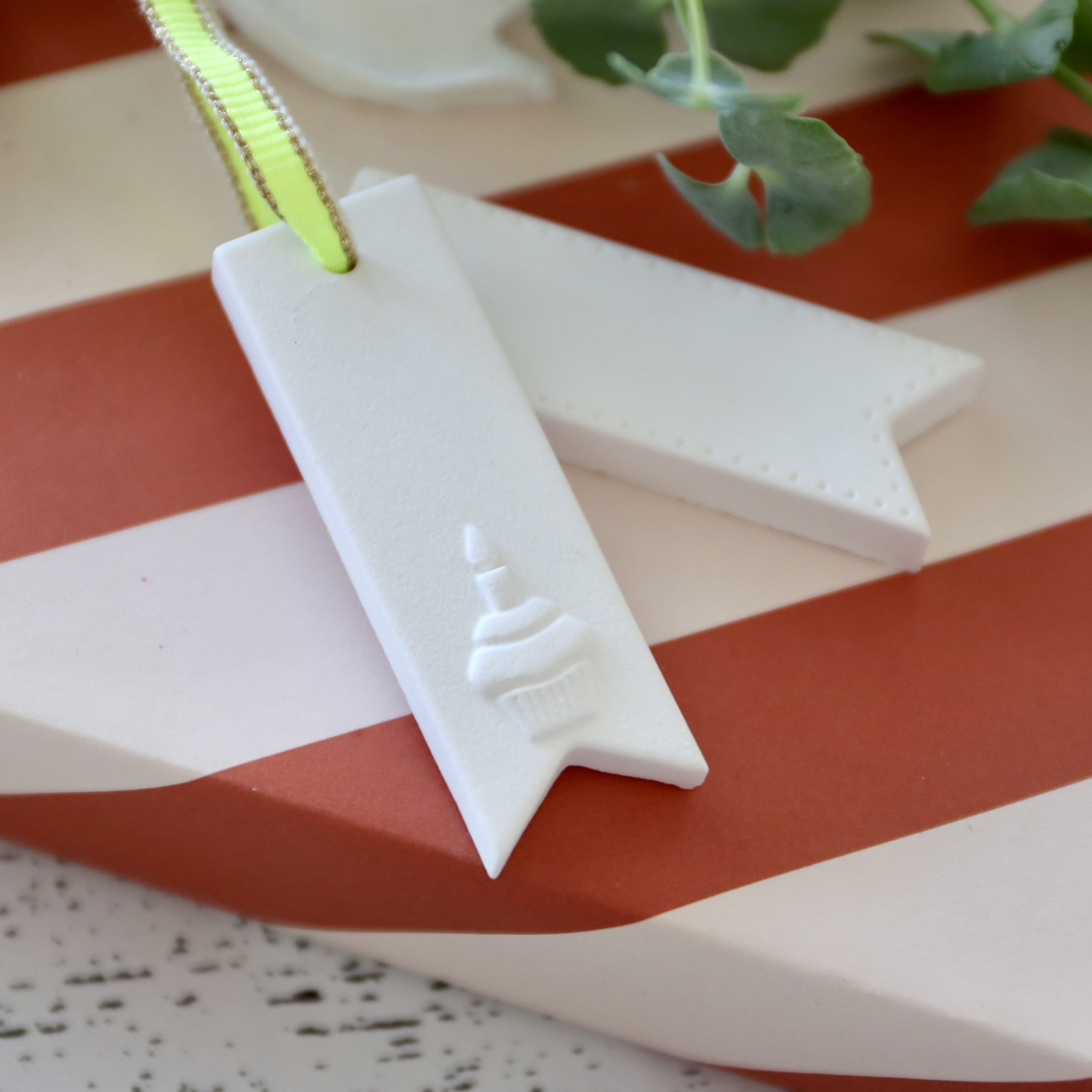 Silikon - Gießform - Silikonmatte - kleine Hangtags / Geschenkanhänger – Bild 17